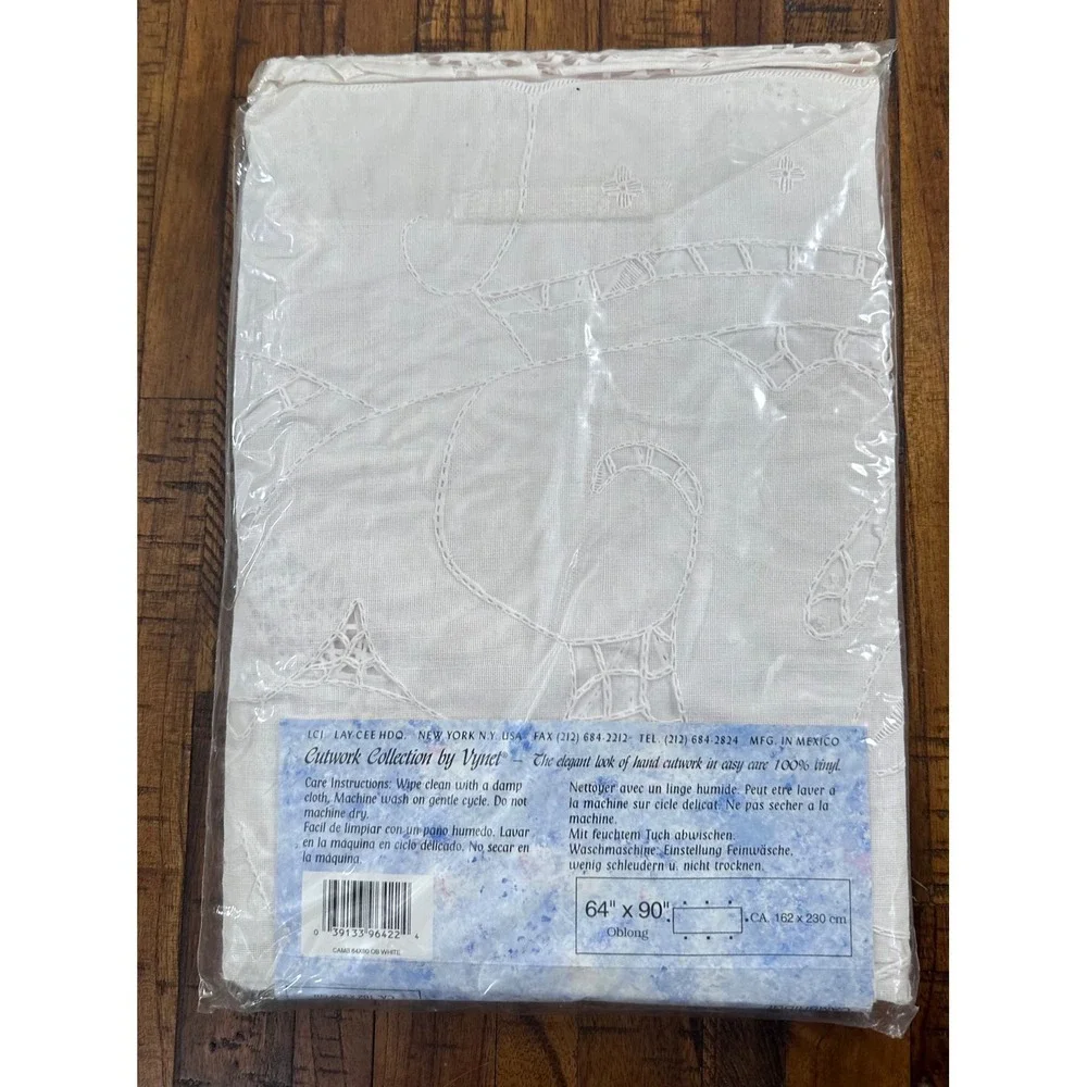 VTG Vynet Cutwork Vinyl Lace‎ Tablecloth 64x90 Cambridge NOS Cottagecore Chateau
